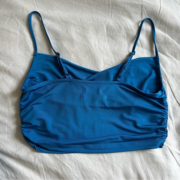 blue slinky going out top - Picture 2 of 4